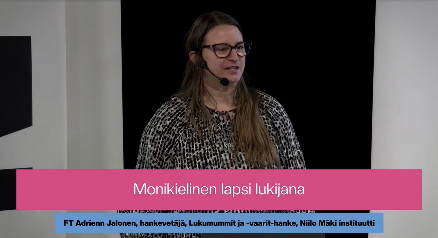 Adrienn Jalonen: Monikielinen Lapsi Lukijana - Kirjastokaista